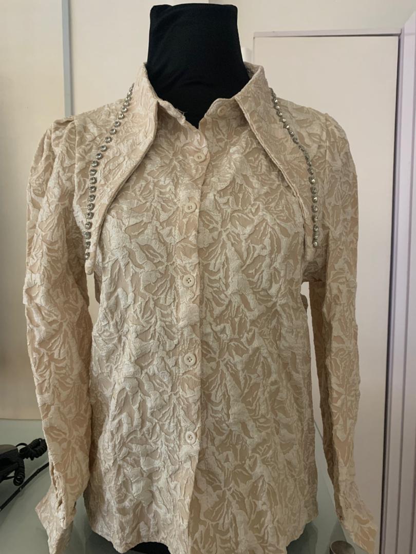 Damask top with collar